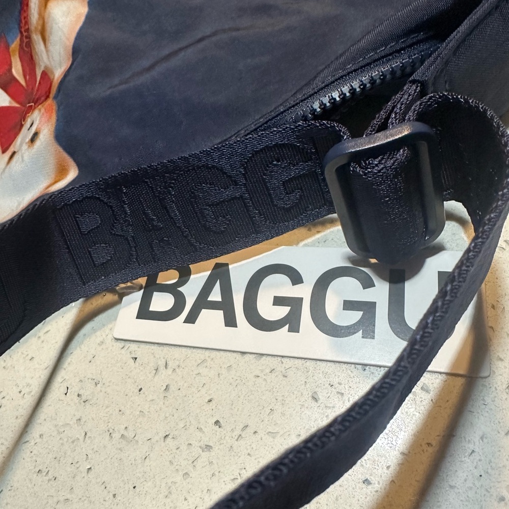 New! BAGGU medium crescent with a teddy bear graphic / new with tags! - Picture 5 of 16